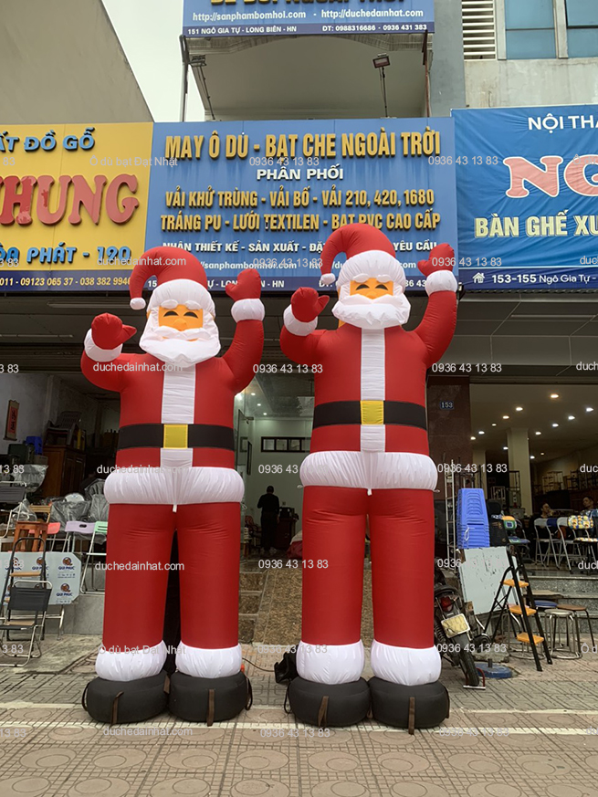 Ông già noel trèo tường