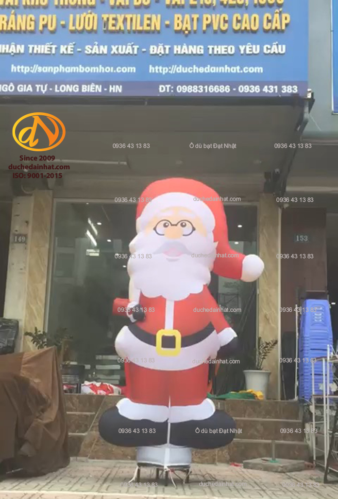 Hình  nộm  ông  già  noel  