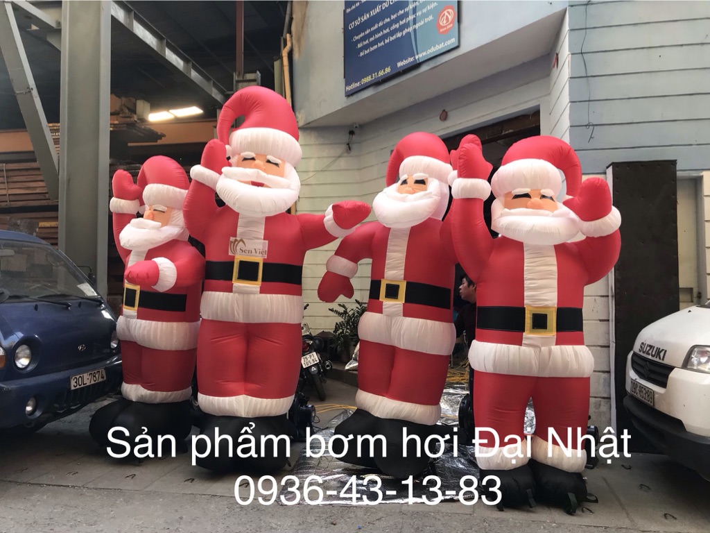 Hình  nộm  Ông  Già  Noel