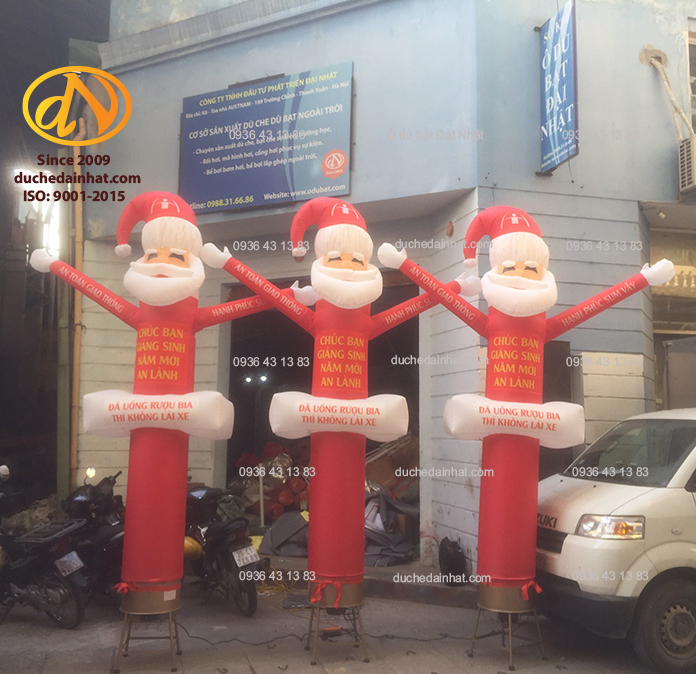 Hình  nộm  Ông  Già  Noel  