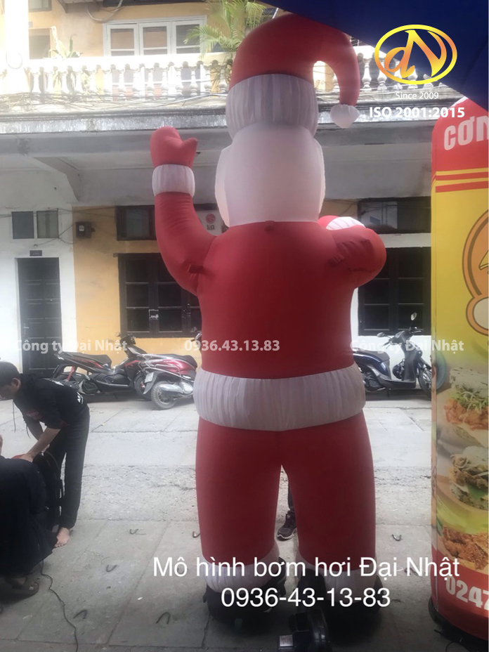 Hình  nộm  ông  già  noell