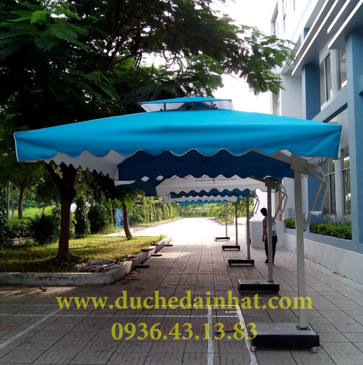 dù che sân vườn