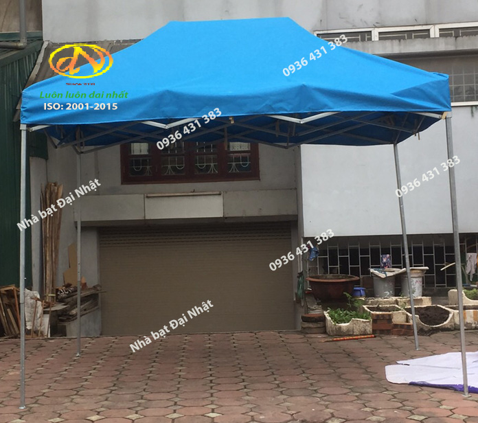 Nhà bạt di động màu xanh biển
