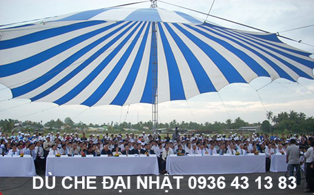 dù-che-sân-trường