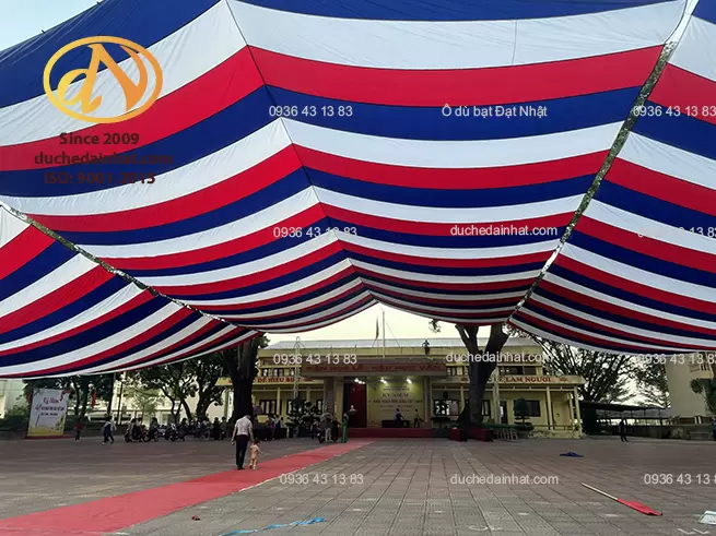 Bảng báo giá dù che mưa nắng sân trường tại Hà Nội