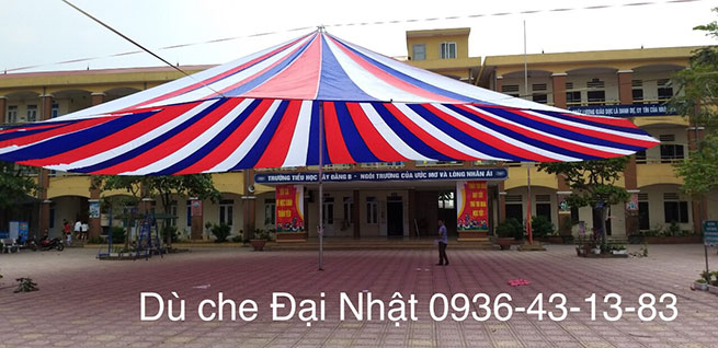 Dù che nắng sân trường là gì? Dùng loại nào tốt nhất