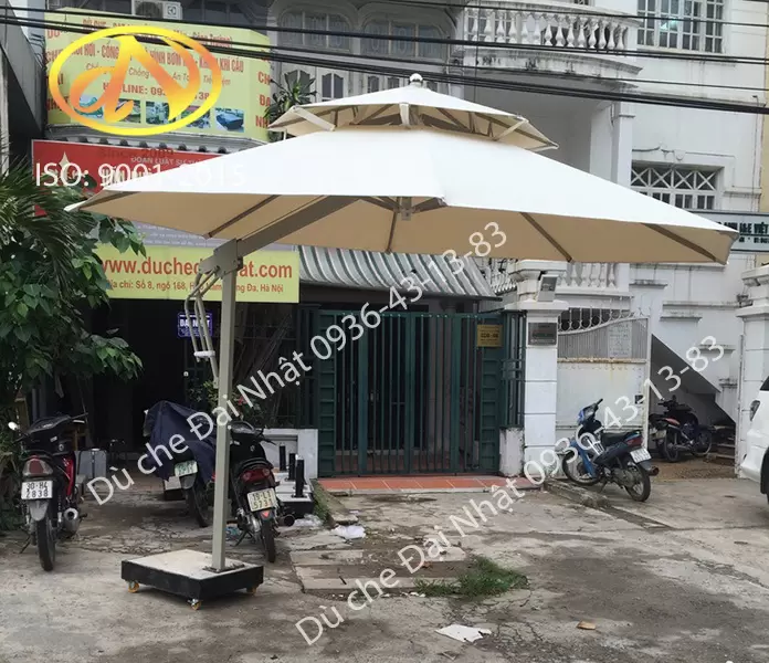 Dù nắng lệch tâm là gì? Bảng giá dù lệch tâm