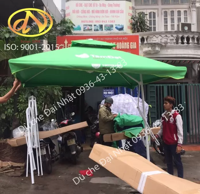 Dù nắng lệch tâm là gì? Bảng giá dù lệch tâm