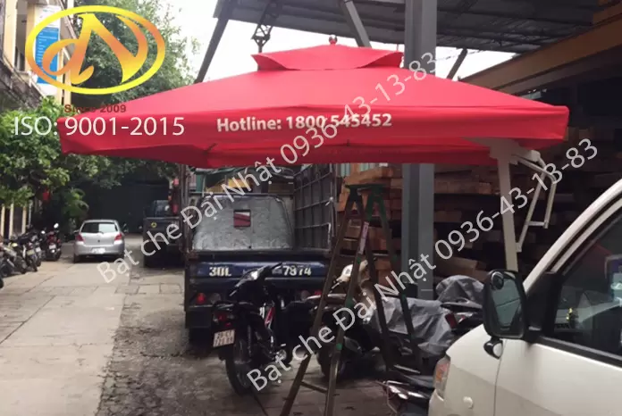 Dù nắng lệch tâm là gì? Bảng giá dù lệch tâm