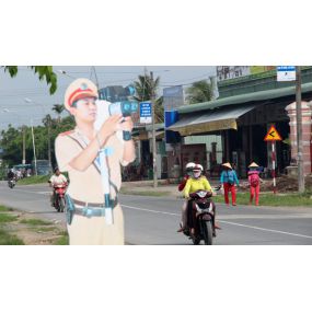 Hình nộm cảnh sát giao thông
