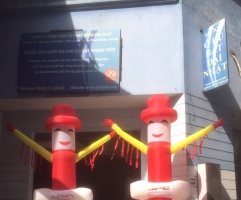 Hình Nộm Rối Hơi Màu Đỏ