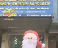 Hình nộm Ông già Noel vẫy tay